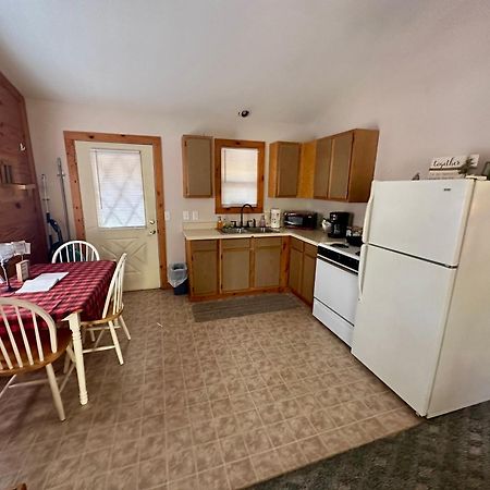 Cedar Creek Cabins #1 - Giant Spa Tub, Large Wooded Porch, Full Kitchen, 1 Bedroom Юрека Спрингс Екстериор снимка