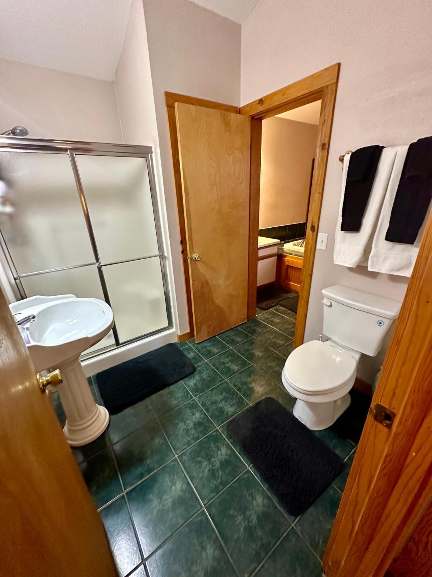 Cedar Creek Cabins #1 - Giant Spa Tub, Large Wooded Porch, Full Kitchen, 1 Bedroom Юрека Спрингс Екстериор снимка